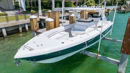 32' Intrepid 2011 Yacht For Sale